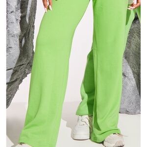 🆕 BNWT LIME TALL PLUS SWEATPANTS 🆕